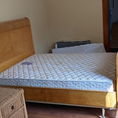 Very Nice Maple Double Sleigh Bed Frame
