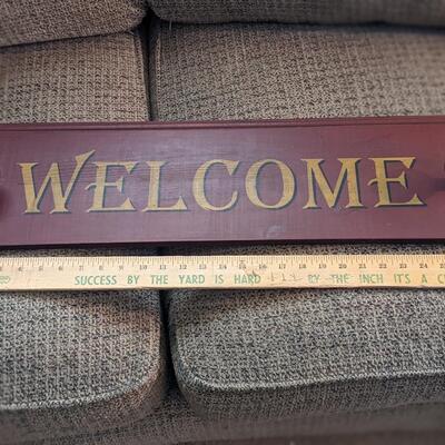 Welcome Sign with Door Knob Hangers