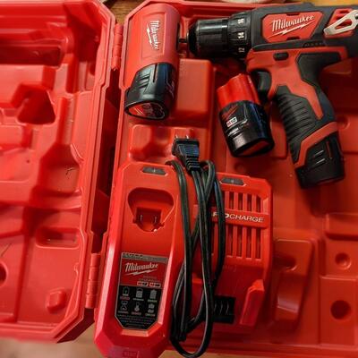 Milwaukee 12V Drill with 2 batteries