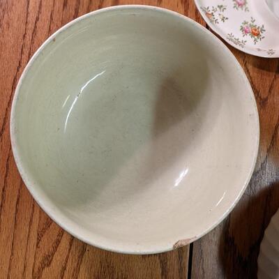 Vintage Hall's Bowl with Lid, Beautiful