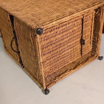 Very Nice Wicker 2 Drawer