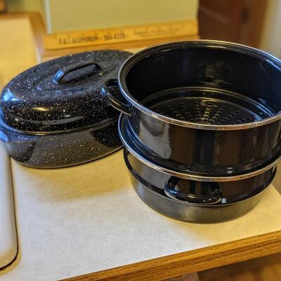 Nice Pasta Enamel Kettle and small roaster