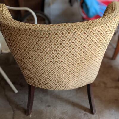 Cool Vintage Barrel Chair
