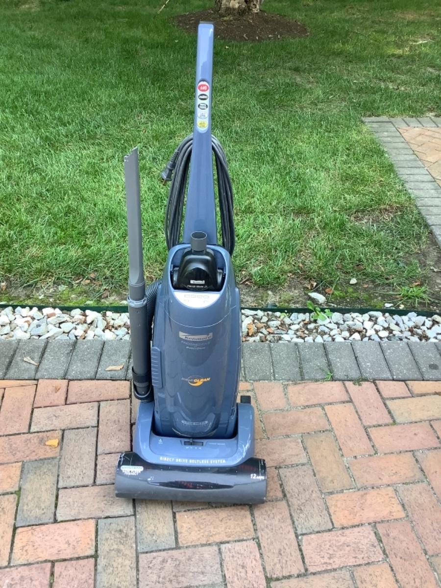 G1435 Kenmore Progressive Vacuum