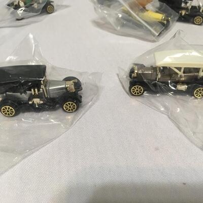 High Speed Vintage Antique Cars Classic Style Die-cast & Plastic 1:64