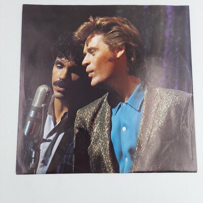 DARYL HALL & JOHN OATES - ROCK N ROLL PART 1 W/ POSTER 