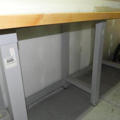 LOT 225  WORK TABLE