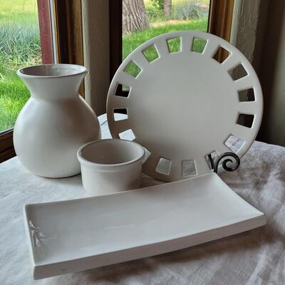 Lot 3: Mixed White Pottery (all unmarked)