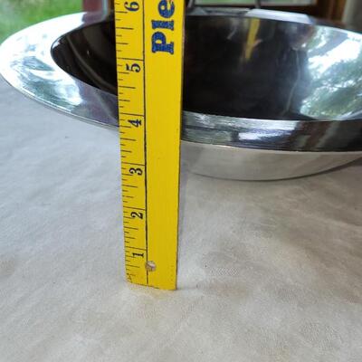 Lot 4: (2) Large Aluminum Bowls