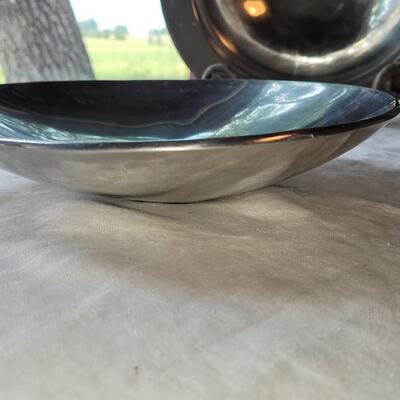 Lot 4: (2) Large Aluminum Bowls