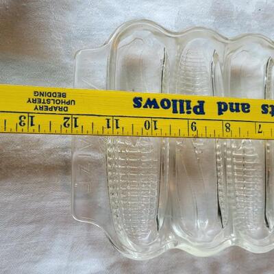 Lot 6: Miracle Maize Glass Cornbread Dish & Elpa Alcobaca White Corn Dishes made in Portugal 