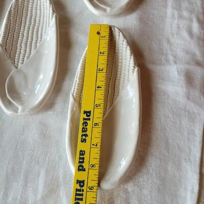 Lot 6: Miracle Maize Glass Cornbread Dish & Elpa Alcobaca White Corn Dishes made in Portugal 