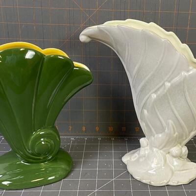 #15 Green Redwing White Royal Hager Fan Vase 