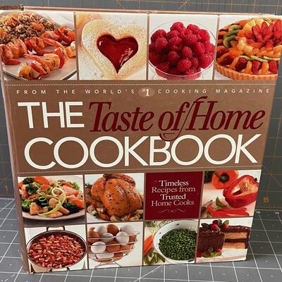 #145 Taste of Home Cook Book 