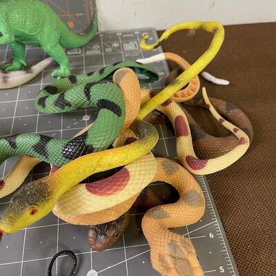 #169 Dinosaurs and Snakes, Plastic TOYS