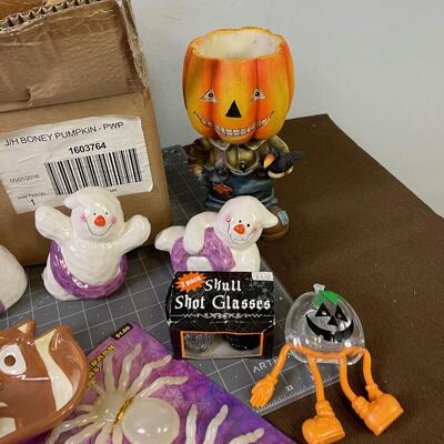 #239 Halloween DÃ©cor; Pumpkins, Spiders and Ghosts 
