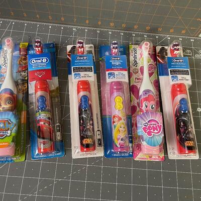 #244 (6) Children's Electric Toothbrushes