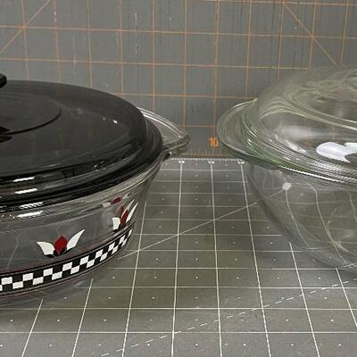 #263 (2) Pyrex and Anchor Hawking Dishes with lids. 