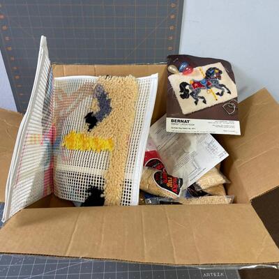 #280 Carousel Horse Hook Rug kit 