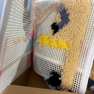 #280 Carousel Horse Hook Rug kit 