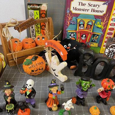 #285 Halloween Lot, Very Fun! 