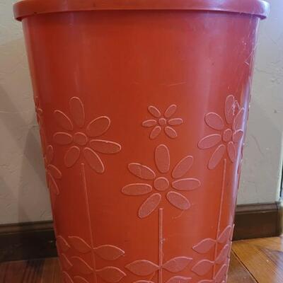 Lot 18: Mid Century Modern Plastic Trash Can