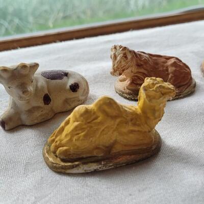Lot 25: Vintage Nativity (missing Mary)