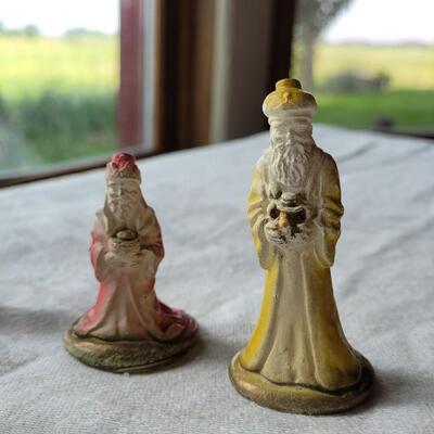 Lot 27: Antique Nativity (missing Joseph & a Wise Man)