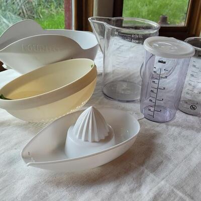 Lot 28: Baking Lot