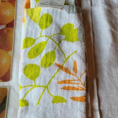 Lot 30: (2) Citrus Glass Cutting Boards & Citrus Pot Holders and Kitchen Towels
