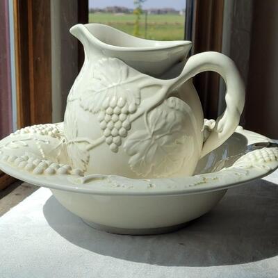 Lot 38: Bassano White Grape Pitcher and Bowl made in Italy