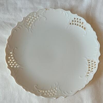 Lot 42: White Porcelain Plate and 2 Vases