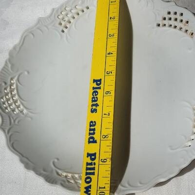 Lot 42: White Porcelain Plate and 2 Vases