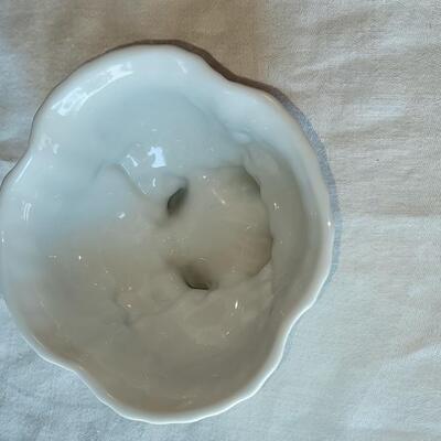 Lot 42: White Porcelain Plate and 2 Vases