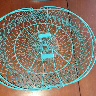 Lot 59: Vintage Turquois Collapsible Basket & Scale