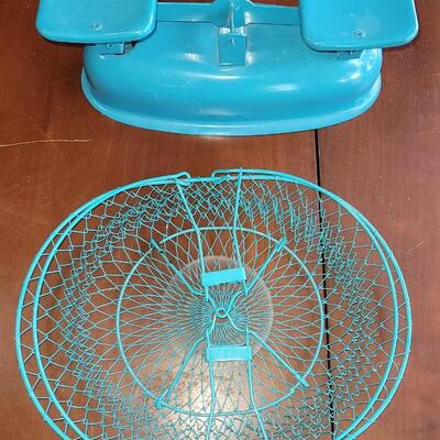 Lot 59: Vintage Turquois Collapsible Basket & Scale