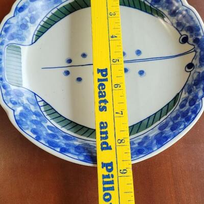 Lot 62: Signed Fish Pottery Plate