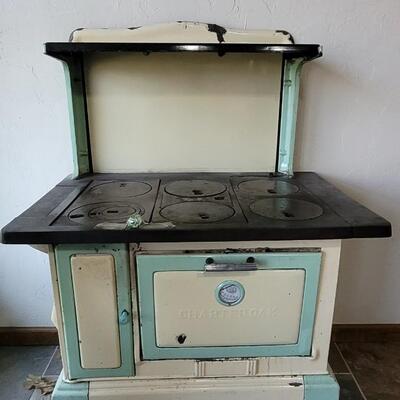 Lot 82: Antique Charter Oak Green & Ivory Wood Stove Oven made in St. Louis,Missouri 