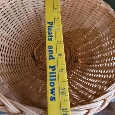 Lot 86: (2) Medium Light Colored Baskets