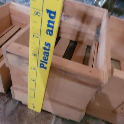 Lot 88: Small Wood Crates