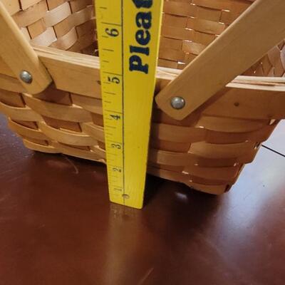 Lot 90: (2) Longaberger Style Baskets with Handles 