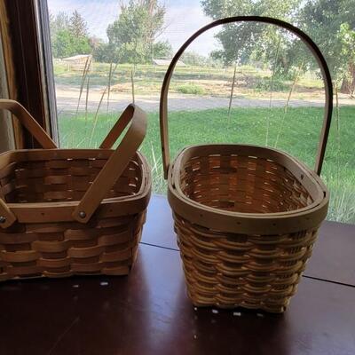 Lot 90: (2) Longaberger Style Baskets with Handles 