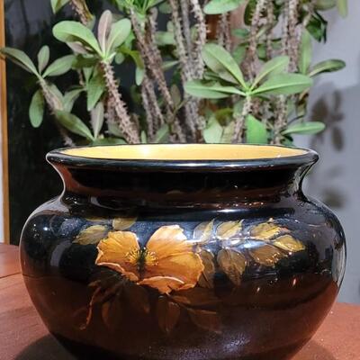 Lot 104: Antique Weller Louwelsa Pansies Pottery 