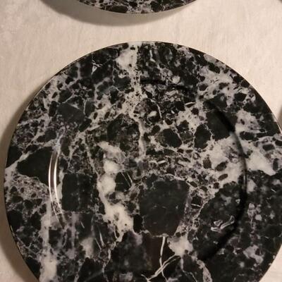 Lot 109: Pillivuyt Marbled Glaze Plates