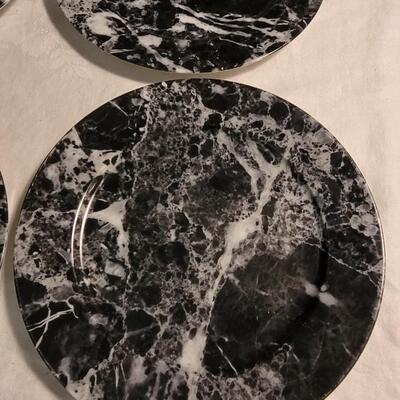Lot 109: Pillivuyt Marbled Glaze Plates