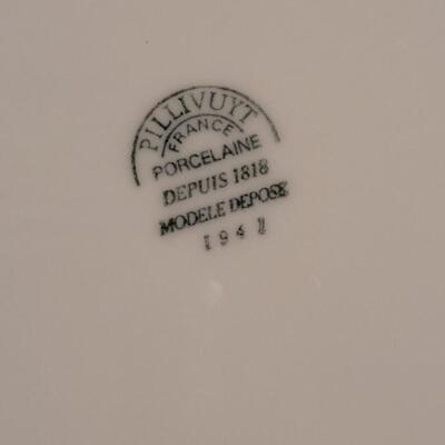 Lot 109: Pillivuyt Marbled Glaze Plates