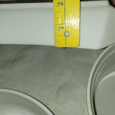 Lot 110: White Mixed Casserole Dishes 
