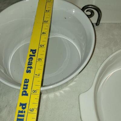 Lot 110: White Mixed Casserole Dishes 