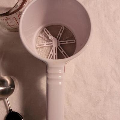 Lot 112: Baking Measuring Cups & Spoons
