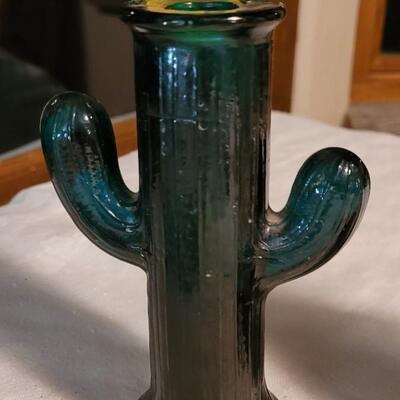 Lot 113: Mixed Antique/Vintage Southwest Plates, Trivet Tiles and Cactus Vase